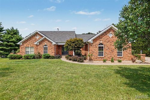 111 Cooperwyck Rd, Wentzville, MO, 63385-5740 | Card Image