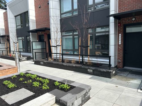 6284 Oak St, Vancouver, BC, V6M2W4 | Card Image