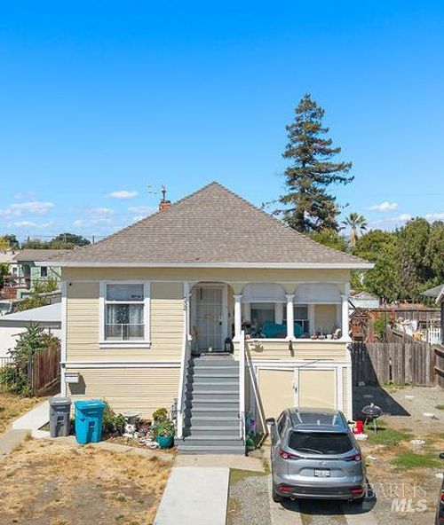 530 Indiana St, Vallejo, CA, 94590-4443 | Card Image
