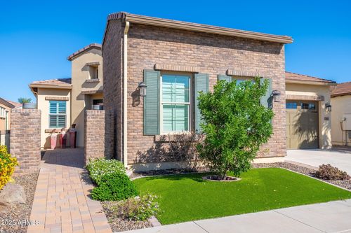 56 E Camellia Way, Queen Creek, AZ, 85140-5573 | Card Image