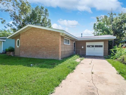 205 Highland Drive, Hitchcock, TX, 77563 | Card Image