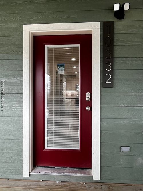 10332 N Dowling Rd, College Station, TX, 77845-9108 | Card Image