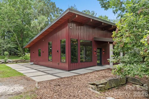 39 Wolf Rd, Asheville, NC, 28805-9781 | Card Image