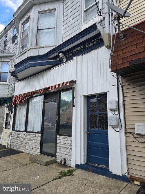 2nd-floor-17 N 2nd St, SAINT CLAIR, PA, 17970-1081 | Card Image