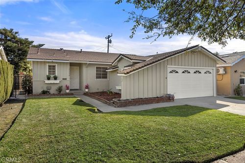15330 Virginia Ave, Paramount, CA, 90723-4453 | Card Image