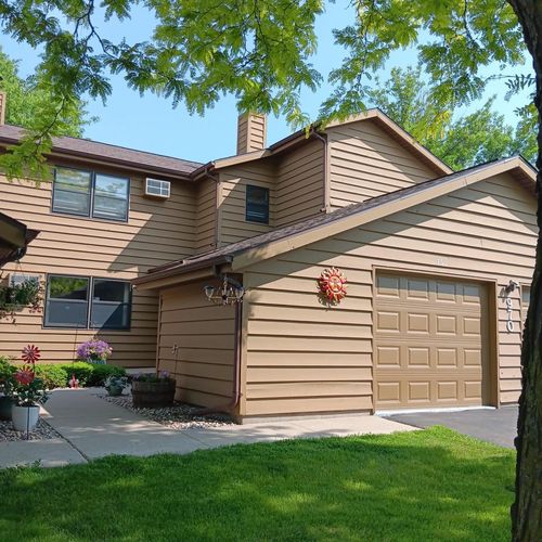 75-970 Manor Drive, NEENAH, WI, 54956 | Card Image