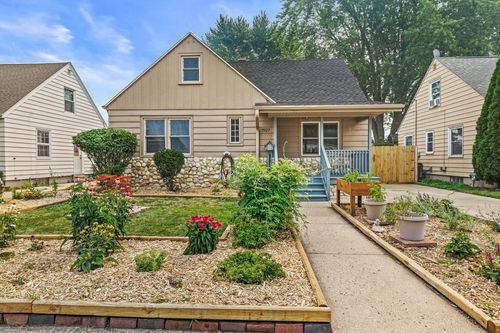 7927 23rd Avenue, Kenosha, WI, 53143 | Card Image