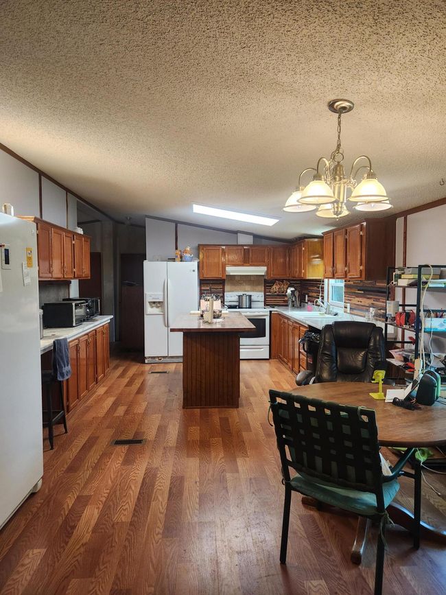 kitchen c | Image 9
