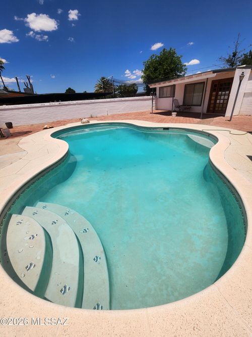 2690 E 9th St, Douglas, AZ, 85607-2712 | Card Image