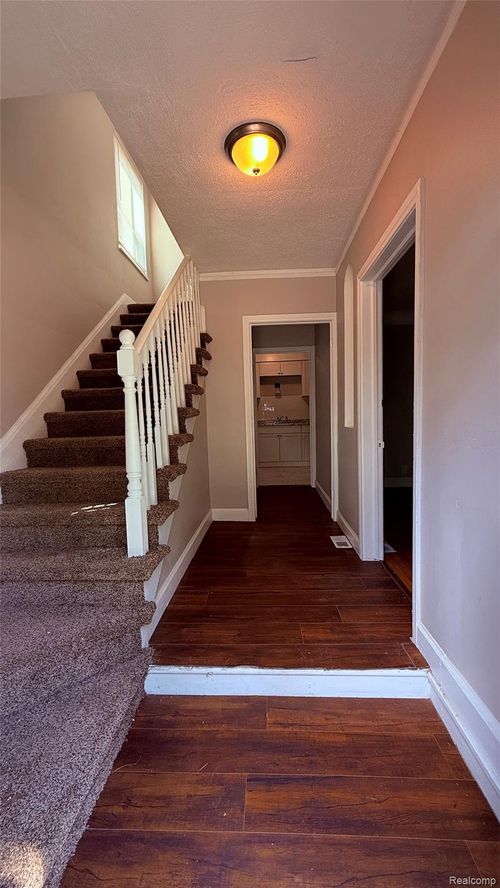 5051 Courville St, Detroit, MI, 48224-2676 | Card Image