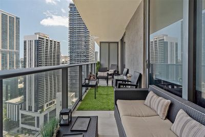 3502 - 45 Sw 9th St, Condo with 1 bedrooms, 2 bathrooms and null parking in Miami FL | Image 2