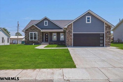711 Evergreen St, Kimball, NE, 69145 | Card Image