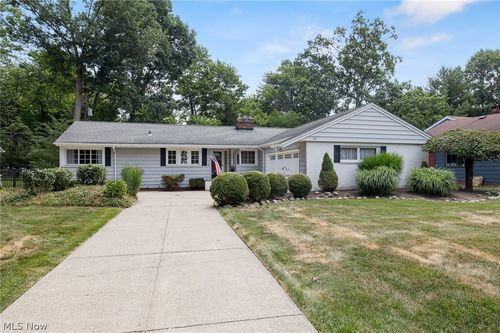931 Orchard Park Dr, Rocky River, OH, 44116-2040 | Card Image