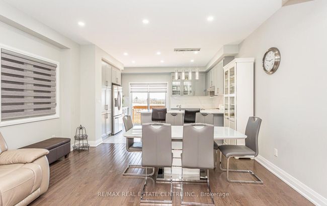 3 Dalbeattie Dr, House attached with 4 bedrooms, 3 bathrooms and 1 parking in Brampton ON | Image 8