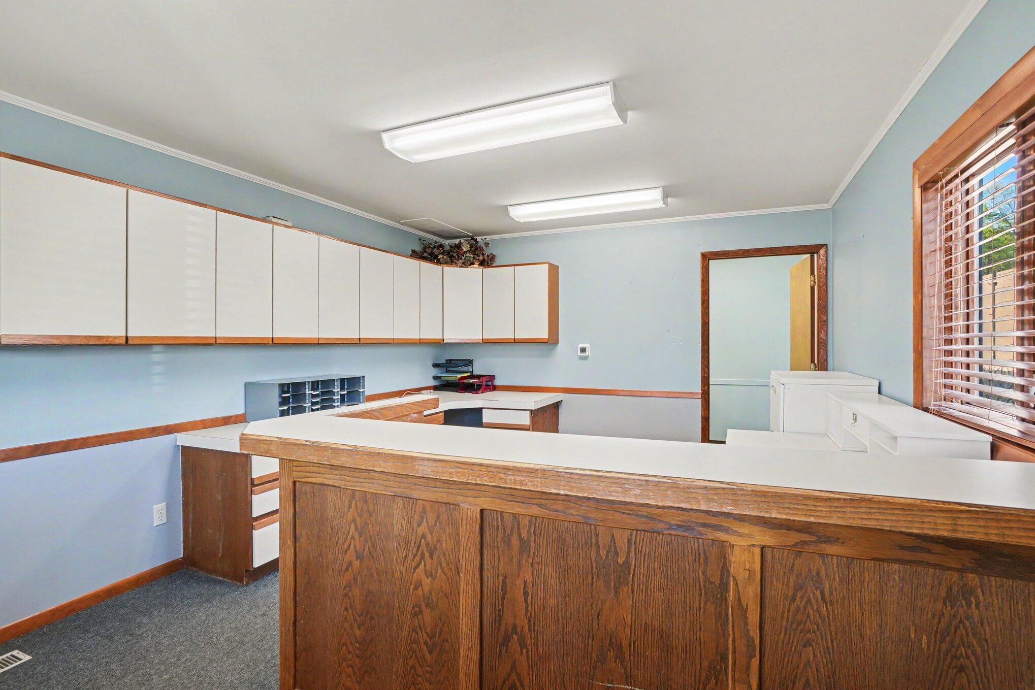 Commercial Lease in Holland 4