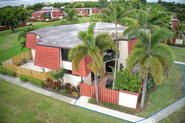 3750 Victoria Dr, Townhouse with 2 bedrooms, 3 bathrooms and null parking in West Palm Beach FL | Image 20