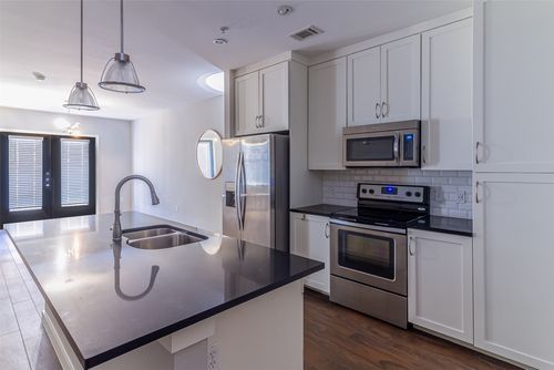 apt-305-5609 Smu Blvd, Dallas, TX, 75206-5094 | Card Image