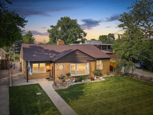 3210 W 97th St, Evergreen Park, IL, 60805-3033 | Card Image