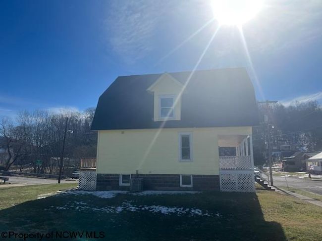 213 Park Dr, House other with 4 bedrooms, 1 bathrooms and null parking in Mannington WV | Image 8