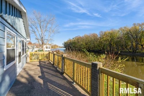 2115 Swan Dr, Camanche, IA, 52730-2009 | Card Image