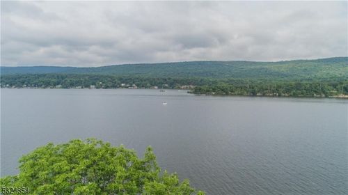 26 Cove Rd, Greenwood Lake, NY, 10925-4321 | Card Image