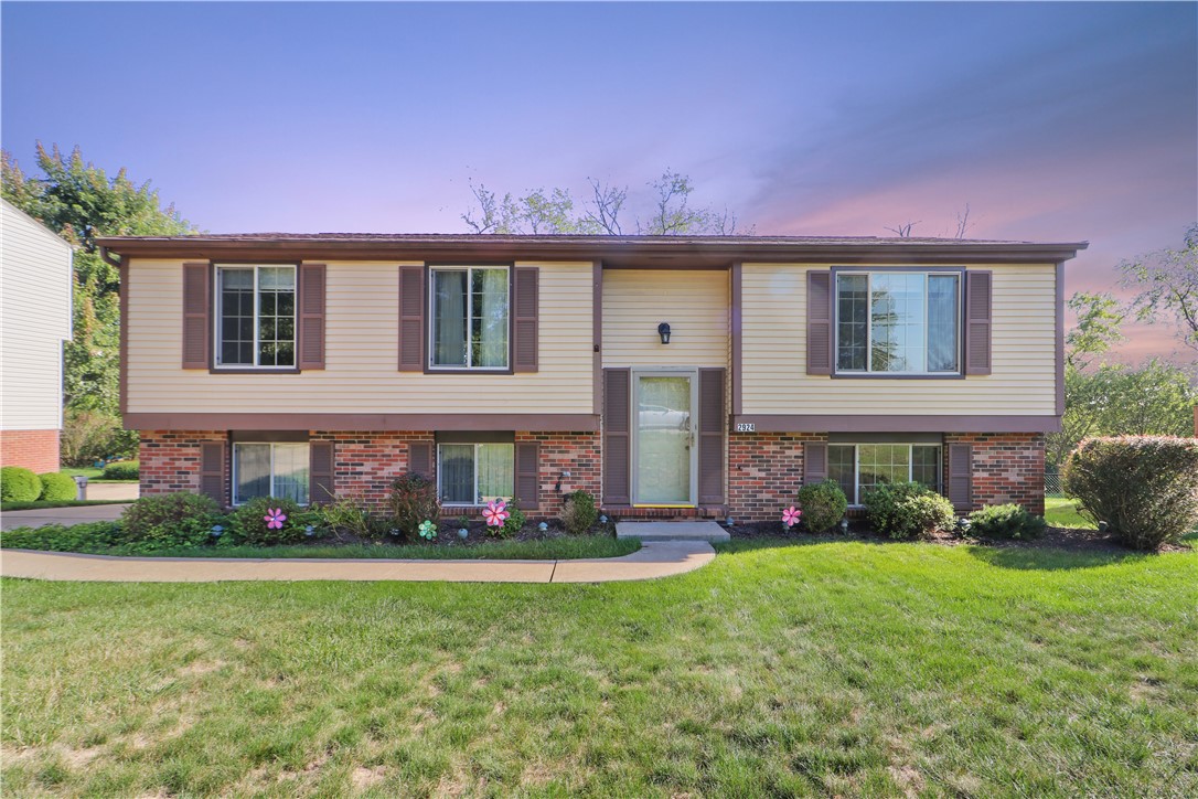 Abbey Ln, South Park, PA 15129