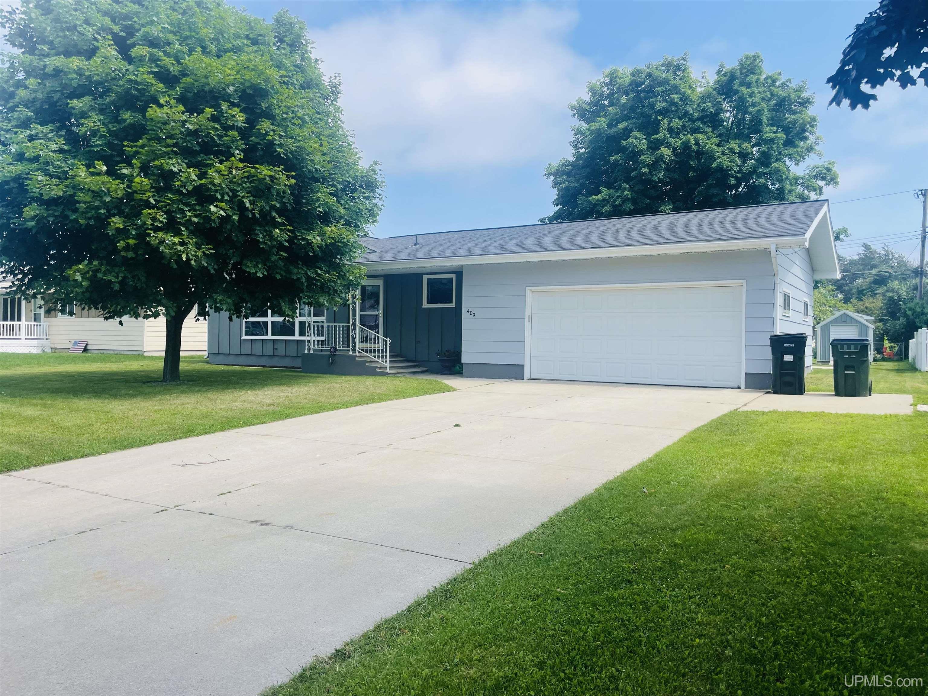 30th St, Escanaba, MI 49829