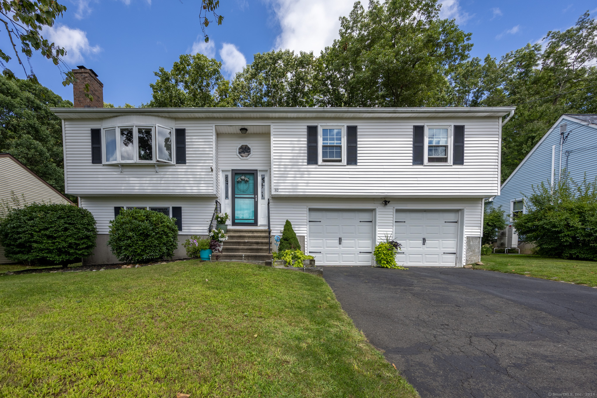 Hidden Pond Dr, Waterbury, CT 06704
