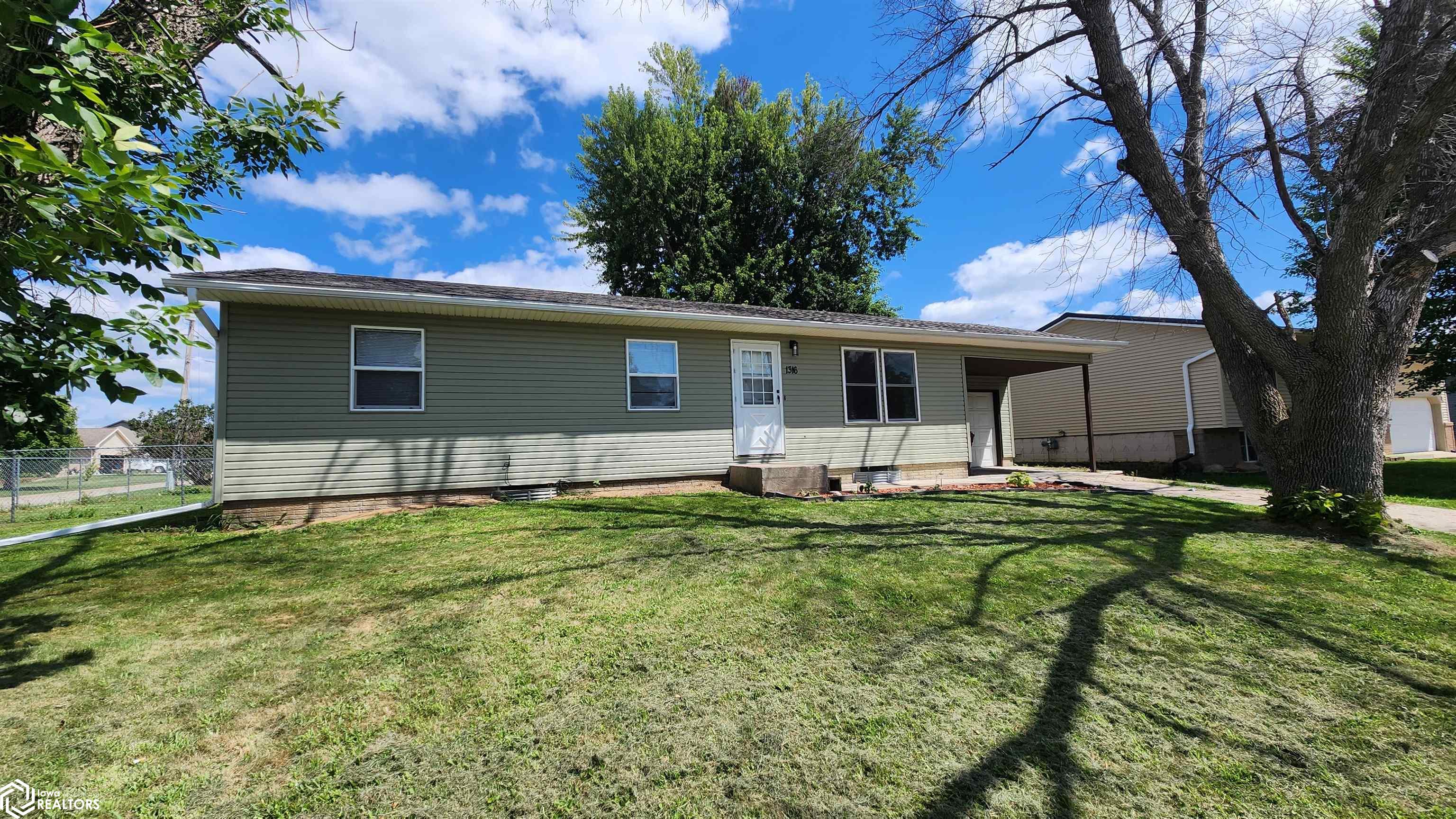 Iuka St, Tama, IA 52339