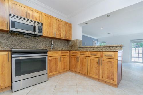 1000 Sw 73rd Ave, Miami, FL, 33144-4508 | Card Image
