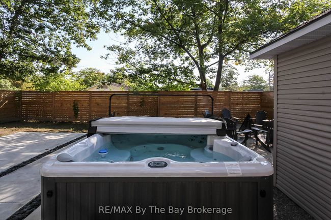 15 Baker St, House other with 4 bedrooms, 2 bathrooms and 4 parking in Wasaga Beach ON | Image 29