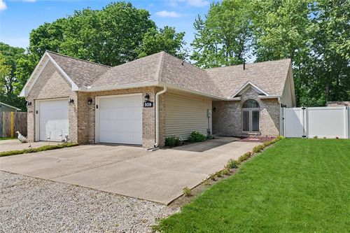 509 Laura Dr, Westville, IL, 61883-6099 | Card Image