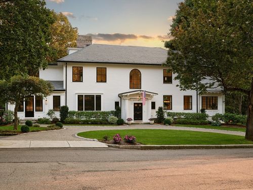 15 Farlow Rd, Newton, MA, 02458-2407 | Card Image