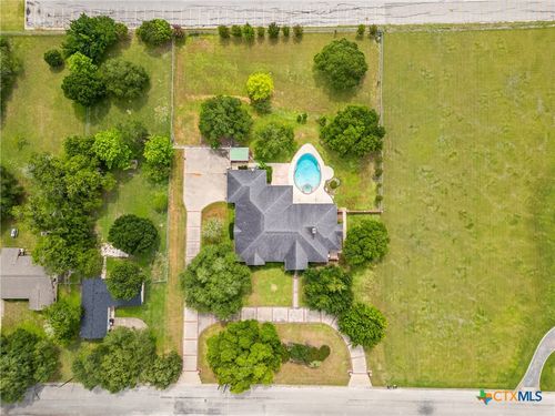 803 S Converse St, Flatonia, TX, 78941-2666 | Card Image