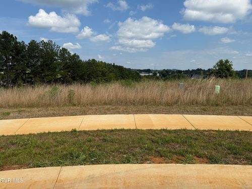 24 Glaze Farm Way, Johnson City, TN, 37601-2391 | Card Image