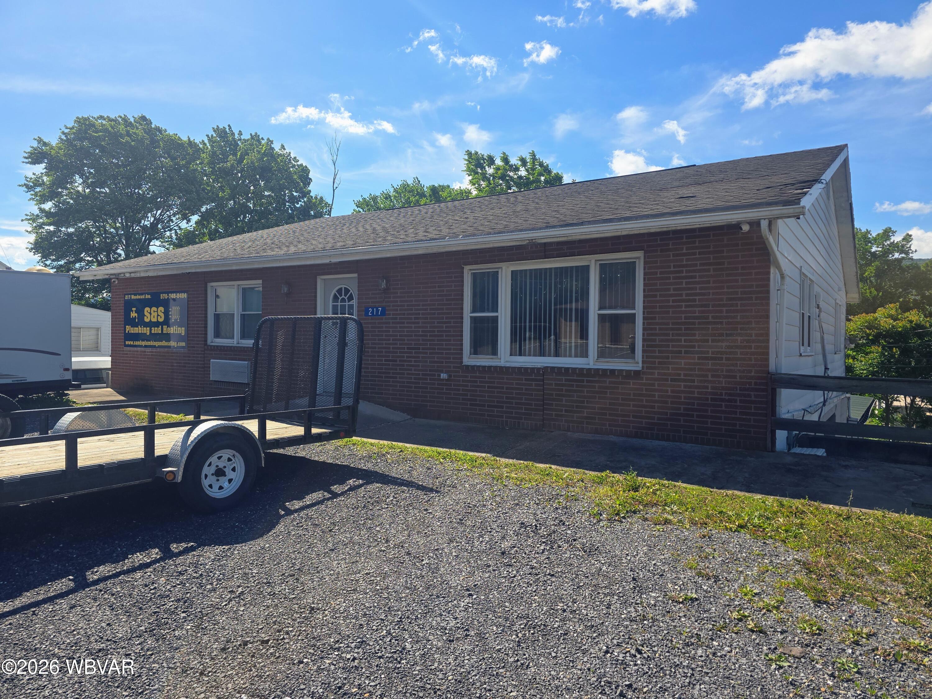 217 Woodward Ave, Lock Haven, PA 17745