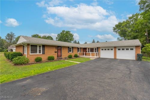 2343 38th St Nw, Canton, OH, 44709-2203 | Card Image