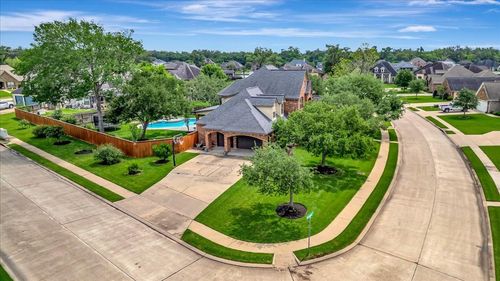 51 Deerwood Ct, Lake Jackson, TX, 77566-4457 | Card Image