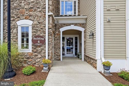 421 Creekside Dr, BROOKHAVEN, PA, 19015-2325 | Card Image