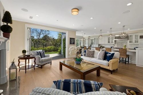 4 Summer House Ln, Newport Beach, CA, 92660-7106 | Card Image