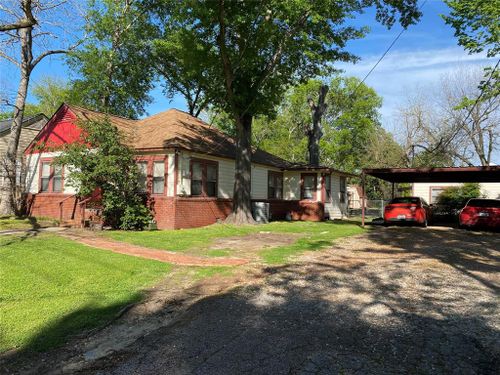 1715 Avenue P, Huntsville, TX, 77340-4321 | Card Image