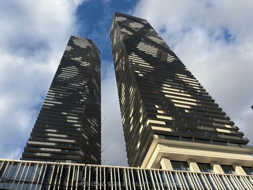 5311-138 Downes St, Toronto, ON, M5E0E4 | Card Image