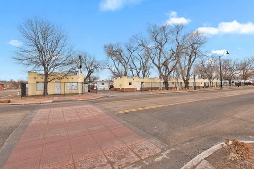 2400 Lake Ave, Pueblo, CO, 81004-3823 | Card Image