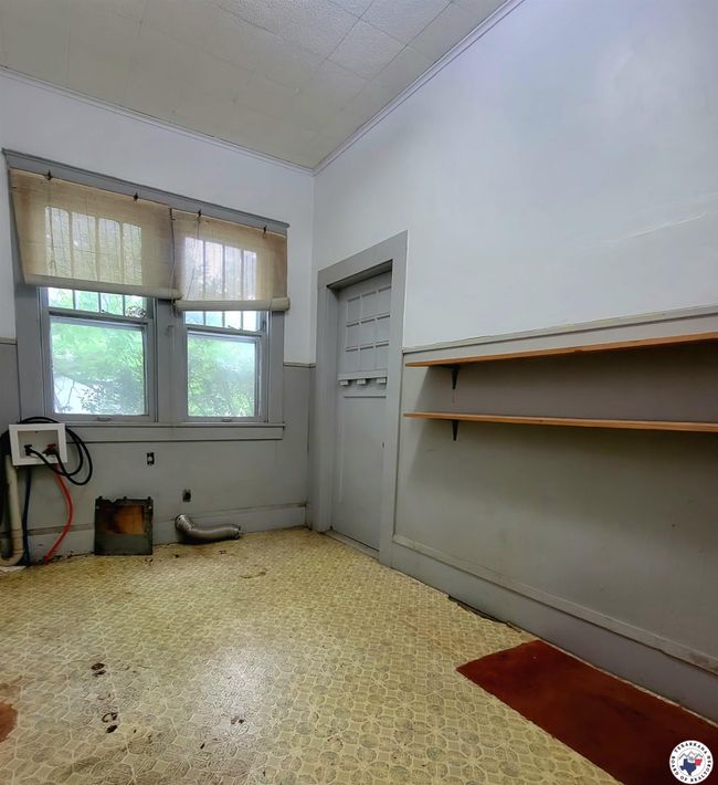 607 N Walnut St, House other with 2 bedrooms, 1 bathrooms and null parking in Clarksville TX | Image 14