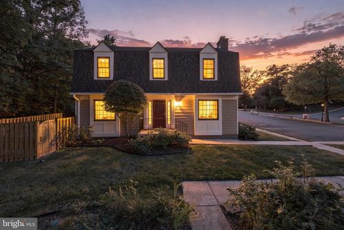 8627 Pin Oak Dr, SPRINGFIELD, VA, 22153-3554 | Card Image