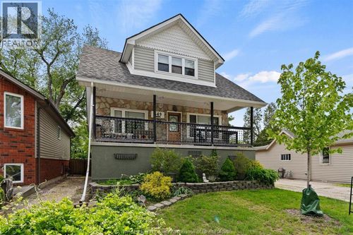 549 Clover St, Windsor, ON, N8P1C5 | Card Image