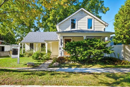 {{alt}} | Card Image