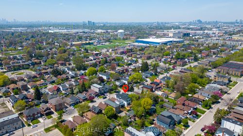 23 16th St, Etobicoke, ON, M8V3J7 | Card Image
