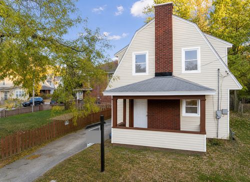 233 Oakwood Ave, Rockford, IL, 61101-6514 | Card Image