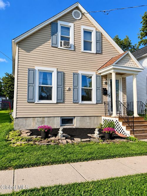 55 Pine St, Rensselaer, NY, 12144-1937 | Card Image